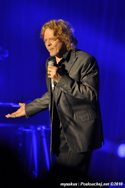 koncert: SIMPLY RED - Neděle 14. 11. 2010